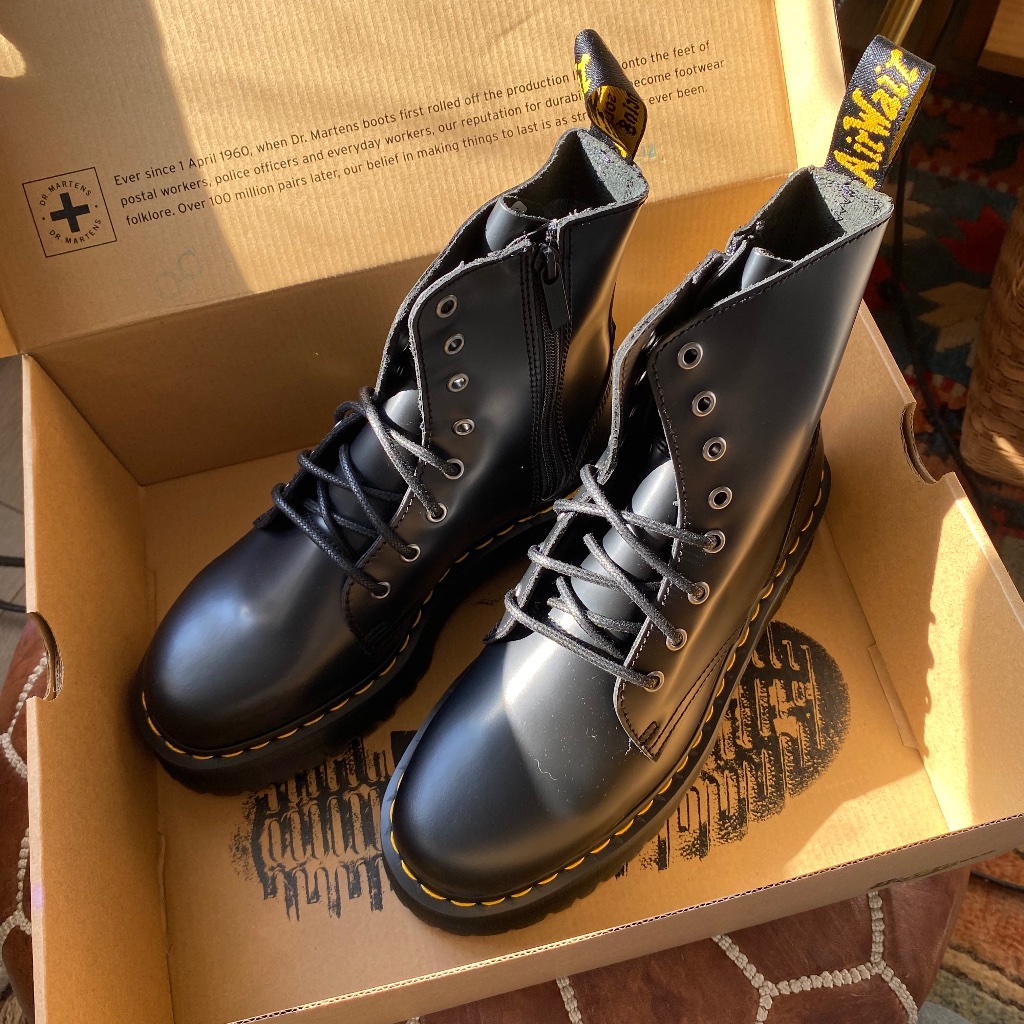 Brand New  Size 10  Dr Martin Jadon Boots  Smooth Leather Platforms